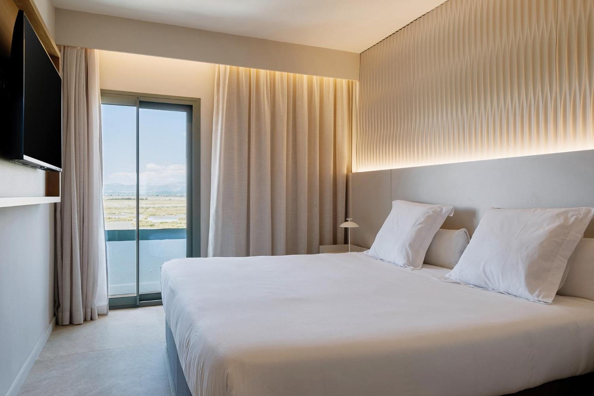Suite com 2 Quartos e Varanda